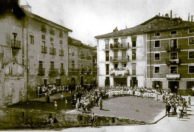 Nikolas Lekuona plaza